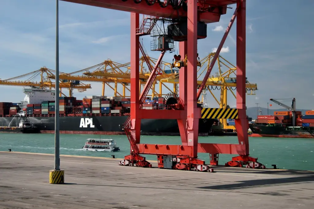 Agreement: Spain's ports are now one step closer to stevedore reform. Credit: Jorge Franganillo