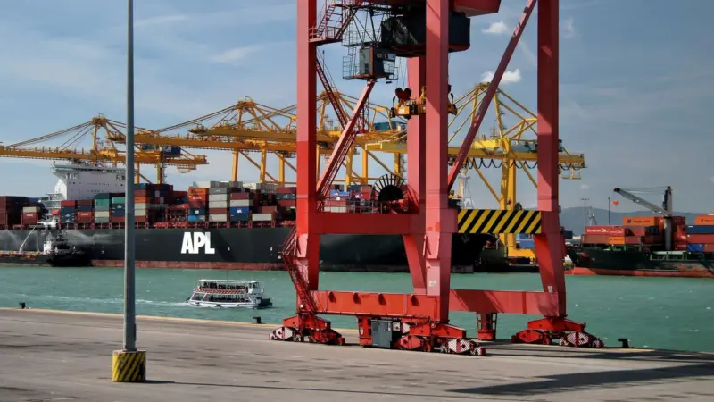 Agreement: Spain's ports are now one step closer to stevedore reform. Credit: Jorge Franganillo