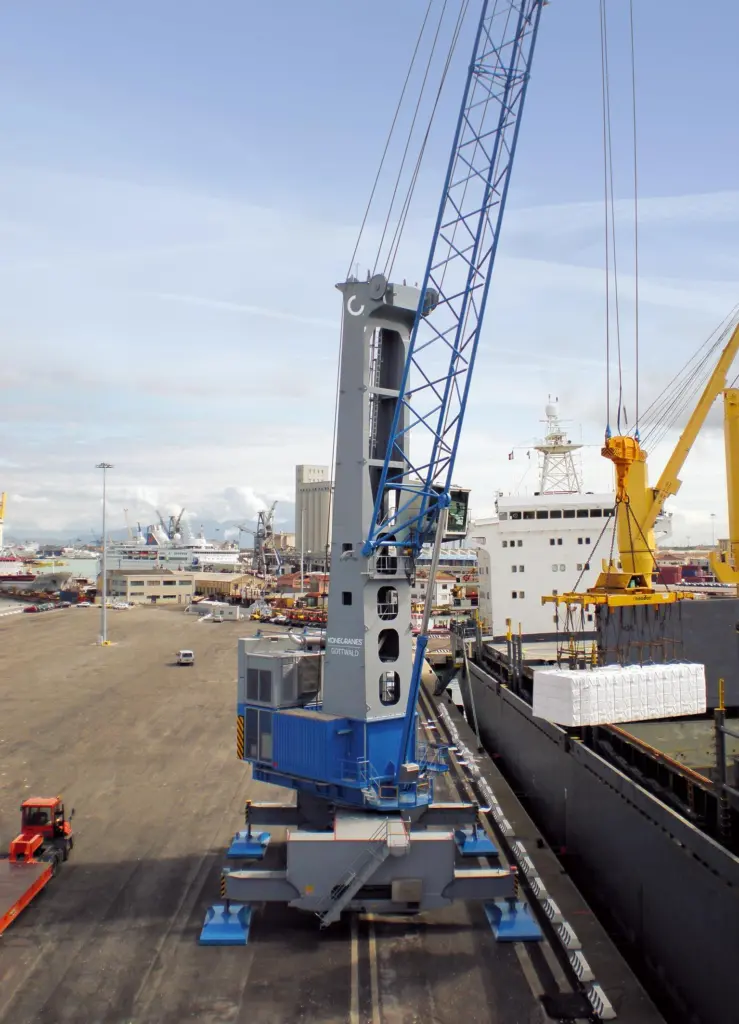 In South Korea, terminal operator PDCT has begun handling bulk and some general cargo with a Model 4 Mobile Harbour Crane from the range