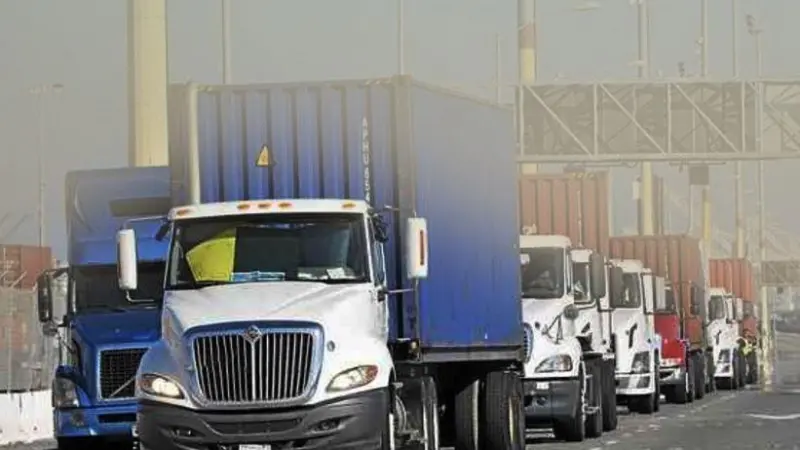 Trucks which move goods from the ports of Los Angeles and Long Beach, account for 33% of the state’s NOx emissions Photo: ACT Now LA
