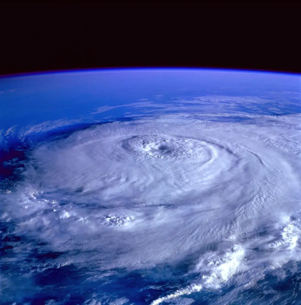 Patterns: better weather monitoring and management can be beneficial for ports and their surrounding communities. Credit: James Baker, https://bestreviewsbase.com