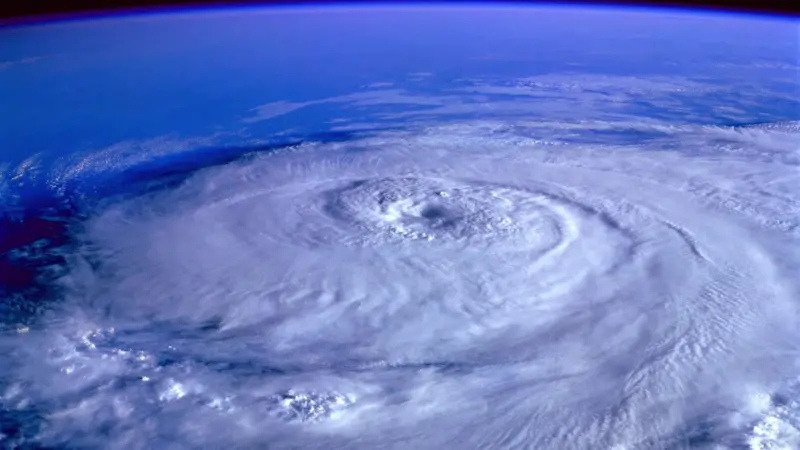 Patterns: better weather monitoring and management can be beneficial for ports and their surrounding communities. Credit: James Baker, https://bestreviewsbase.com
