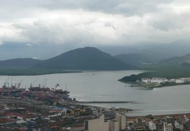 The mayor of Santos has partially blamed the centralisation of port management for the excessive number of bottlenecks at the Port of Santos Photo: peterporto/flickr/CC BY-NC-ND 2.0