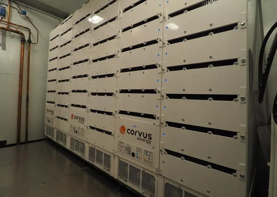 The Orca Energy ESS can be used to power hybrid vessels, offshore units and port equipment