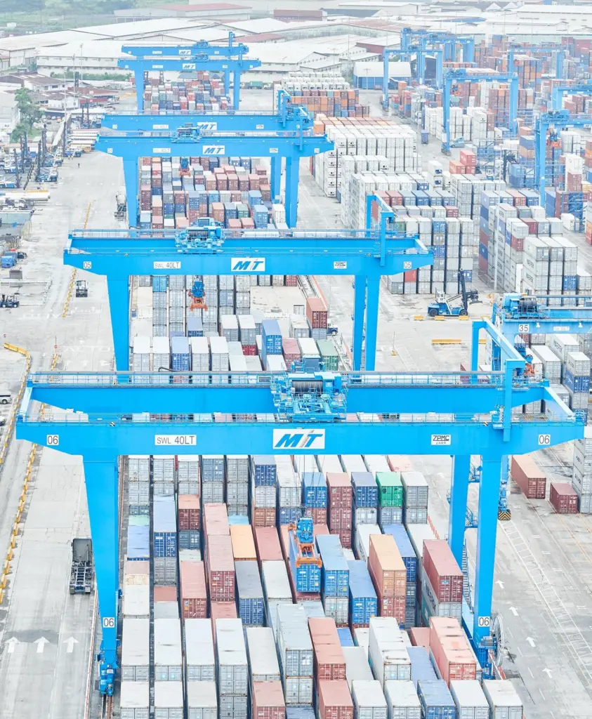 More moves: Automated cantilever cranes can triple productivity. Credit: MIT Panama