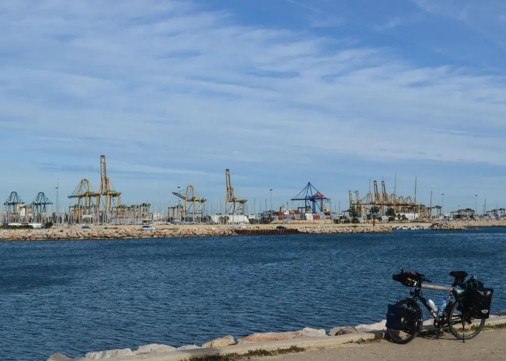 The MSC terminal on Muelle Transversal de Costa in the Port of Valencia (pictured) is to be upgraded Photo: jbdodane/flickr/CC BY-NC 2.0
