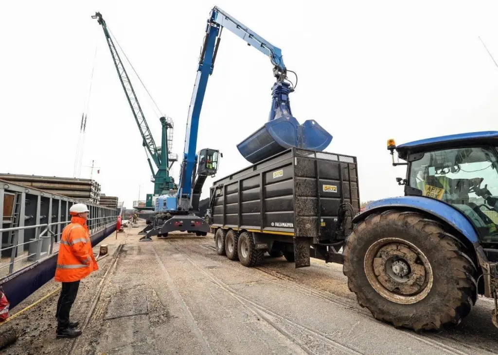 Freight forwarding business Quality Freight UK (QF UK) has boosted its crane capability at its facility at Ellesmere Port in the north-west of England