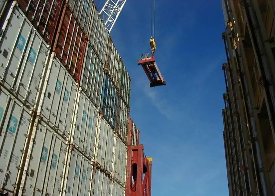 cargo handling at port