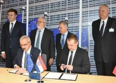 Tomislav Coric, Minister of Environment and Energy of Croatia, INEA Director Dirk Beckers, Commissioner for Climate Action and Energy, Miguel Arias Cañete, Director-General of DG ENER Dominique Ristori, Goran Francic, Director of LNG Croatia LLC...