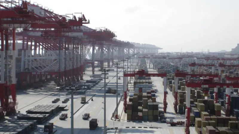 The fourth phase of the Yangshan Port project involved the creation of a fully automated terminal Wikipedia/Reb42 CC BY 3.0