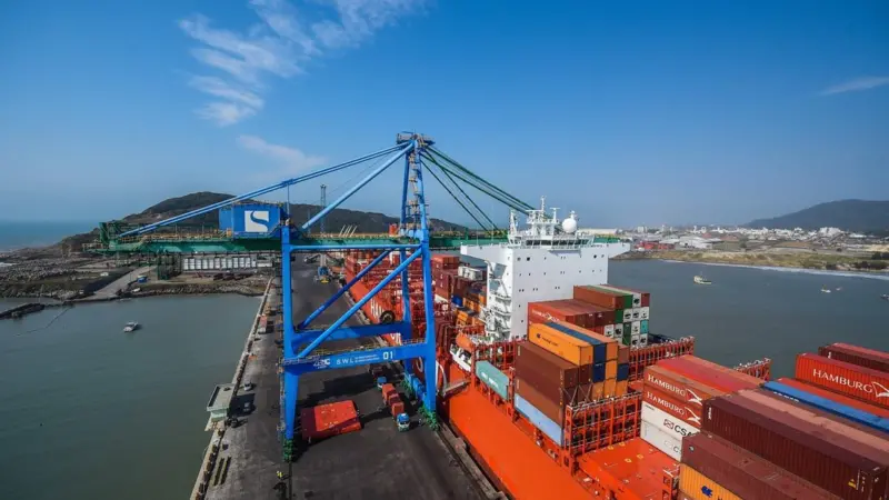 Imbituba can accommodate the largest ships in the South American trades. Credit: Mafalda Press