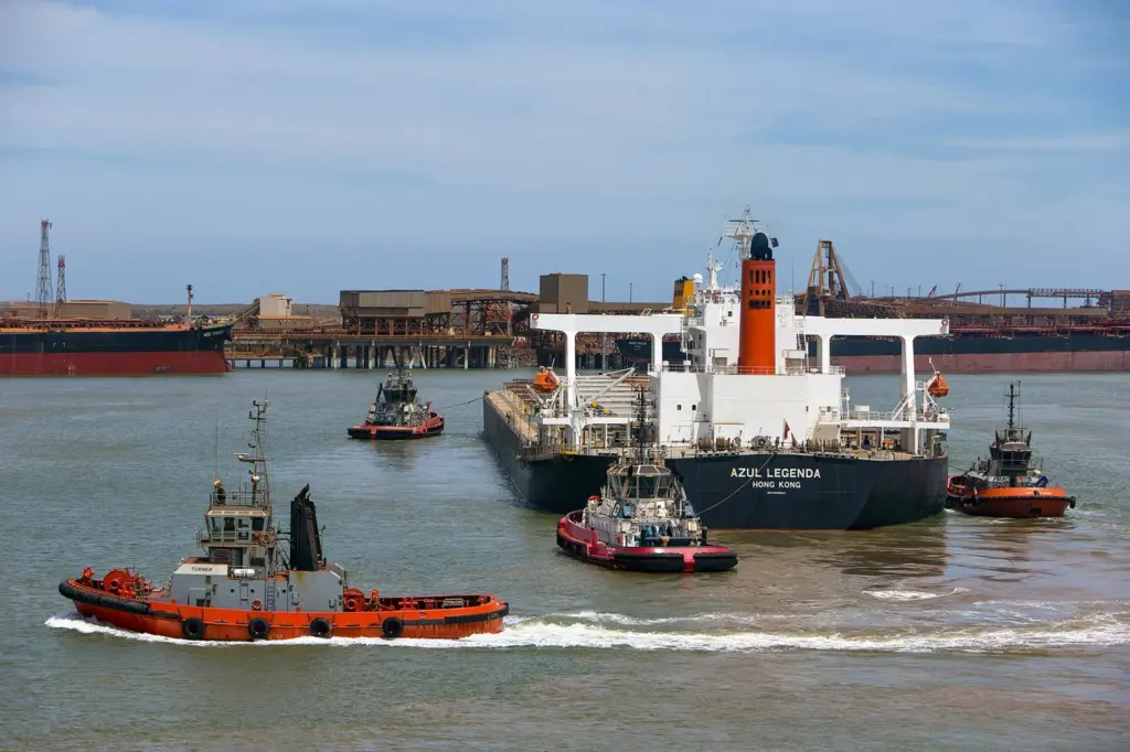RightShip can effectively calculate the theoretical fuel consumption and the equivalent carbon emissions for each individual ship voyage