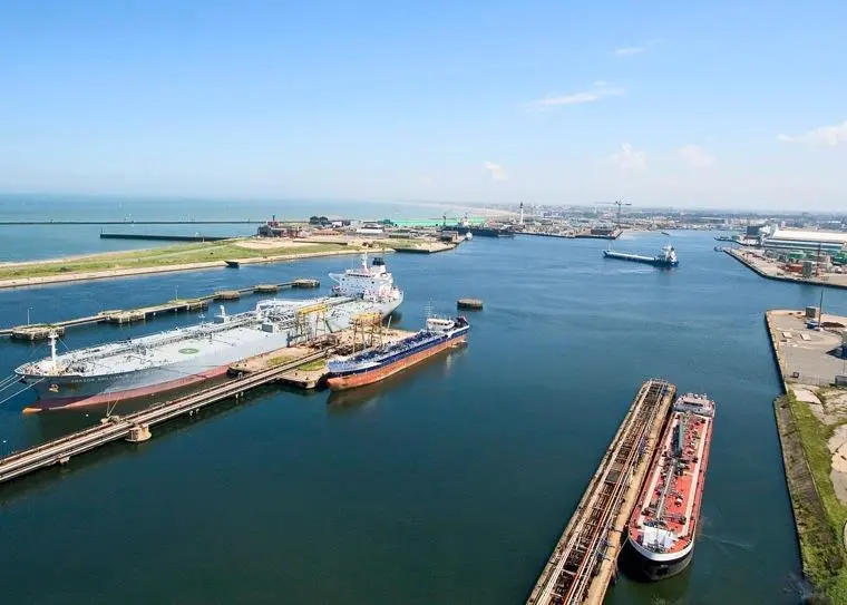 The port said that after several difficult years, liquid bulks are benefitting from the opening of the LNG terminal