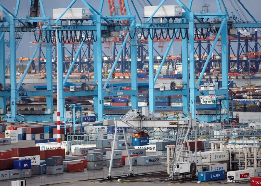 Total cargo throughput for the port increased by 1.3% (image credit: Freek van Arkel)