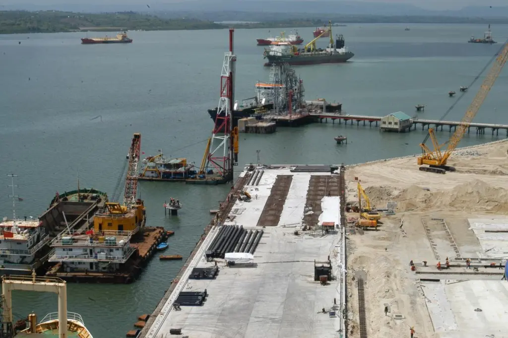 Building of the first three berths at Kenya's Lamu port is under way. Credit: Kenya Vision 2030