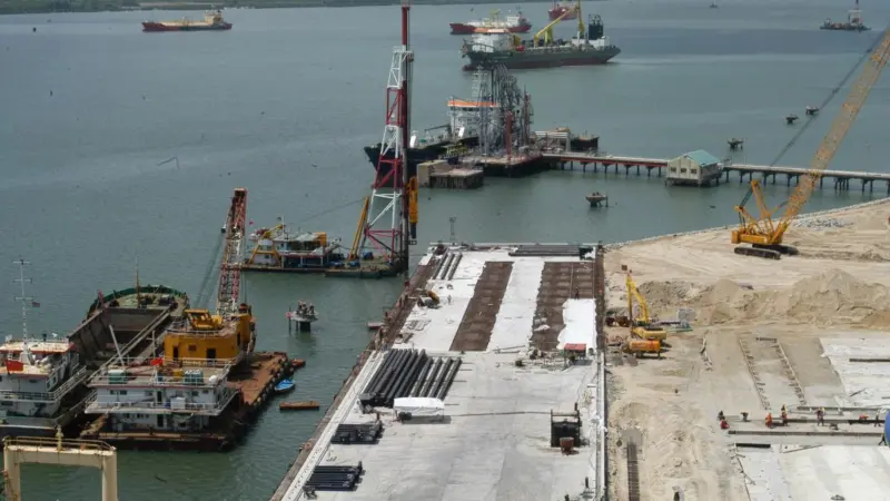 Building of the first three berths at Kenya's Lamu port is under way. Credit: Kenya Vision 2030