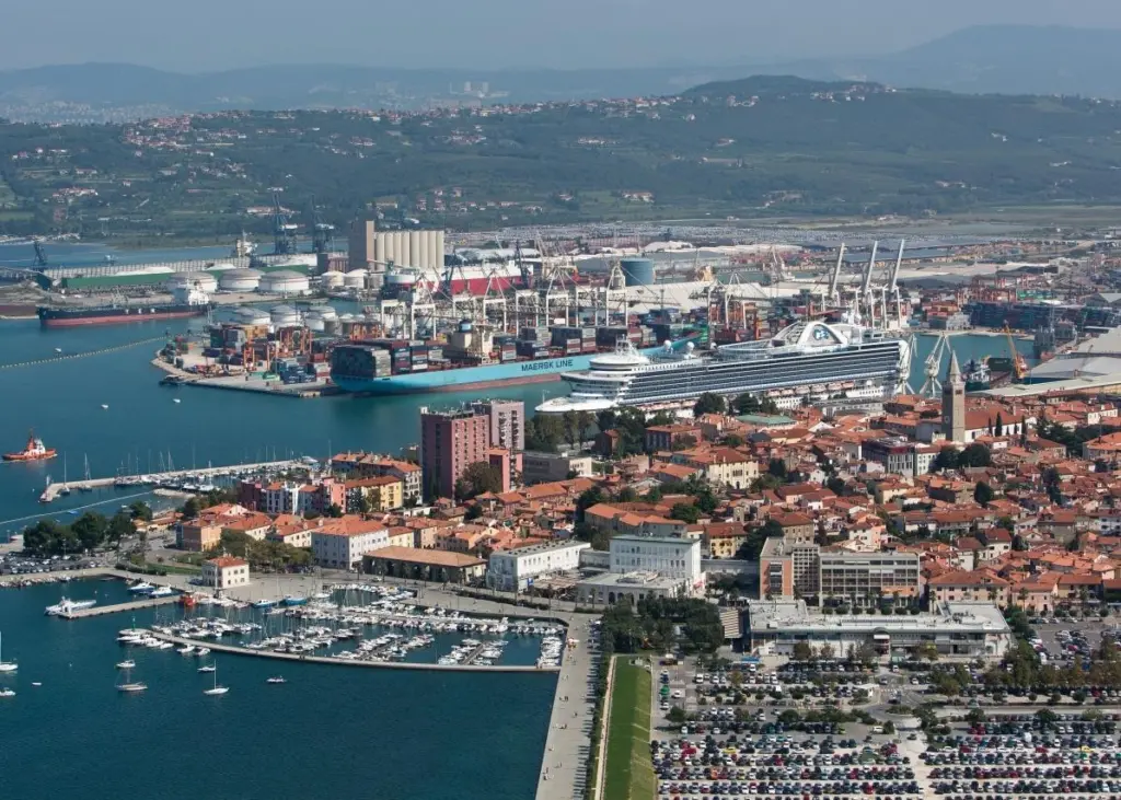 The European Commission is currently preparing for the financing of the TEN-T network for the period 2021-2027 with decarbonisation set to be one of its pillars