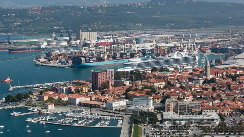 The European Commission is currently preparing for the financing of the TEN-T network for the period 2021-2027 with decarbonisation set to be one of its pillars