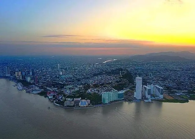 Mr Contreras explained that other ports and private terminals added to their existing capacity throughout 2016 prior to Contecon taking over the reins at Guayaquil in September 2017 (image is of the city of Guayaquil) Photo: JorgeAlejanDroo/Wiki...