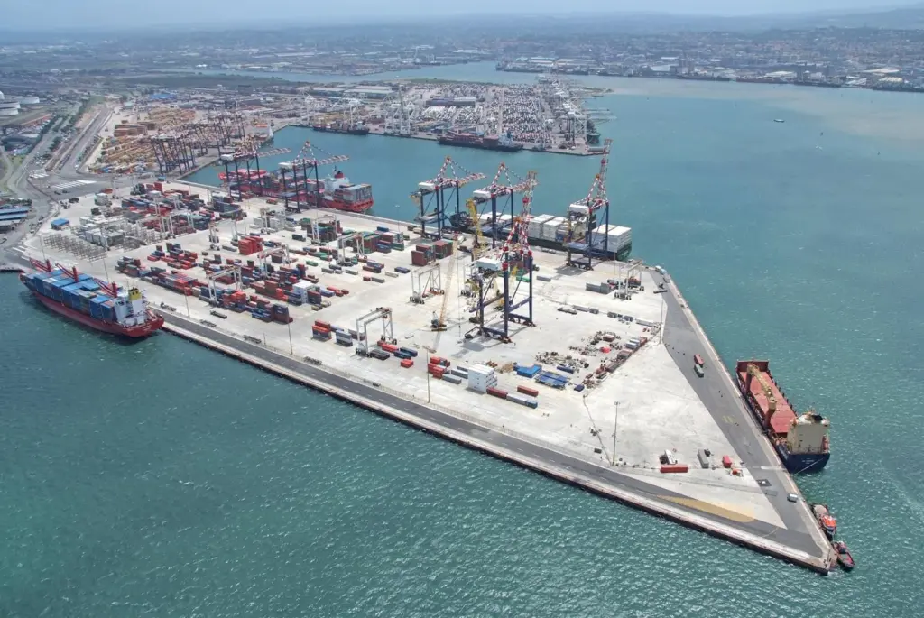 Durban Container Terminal achieved “astronomical” handling volumes for 2017/18. Credit: port of Durban