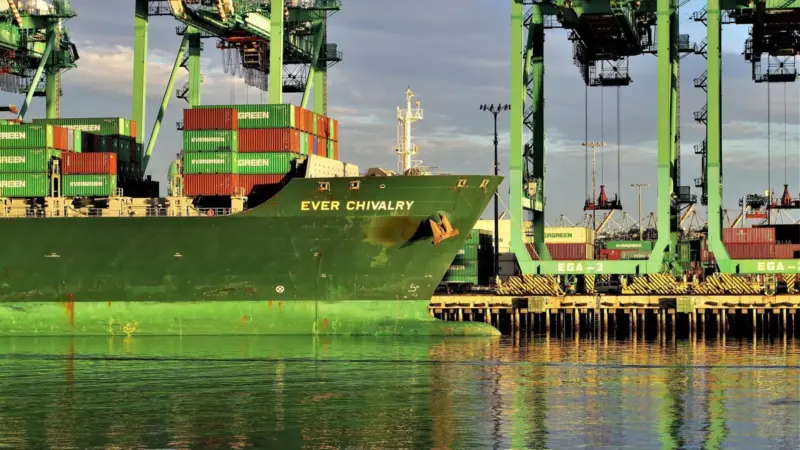 The Port of LA's ocean imports were 4.7m teu last year Photo: joey zanotti/flickr/CC BY 2.0