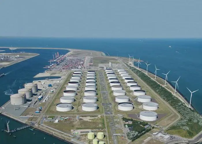 The work will allow Gate Terminal to load the new standard size vessels of around 180000 m3 in less than three days Photo: Port of Rotterdam