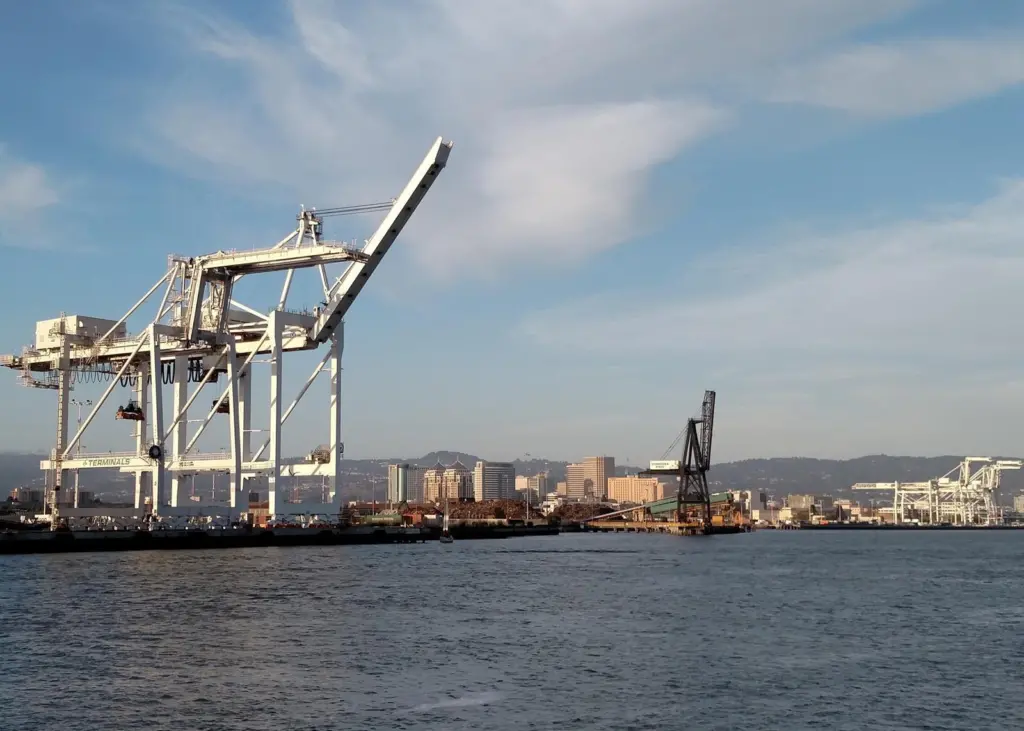 The retrofit is forecast to cut over 45 tonnes of exhaust emissions each year at the Port of Oakland Photo: Christopher/flickr/CC BY-NC 2.0