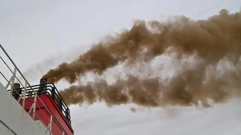 ship funnel emissions