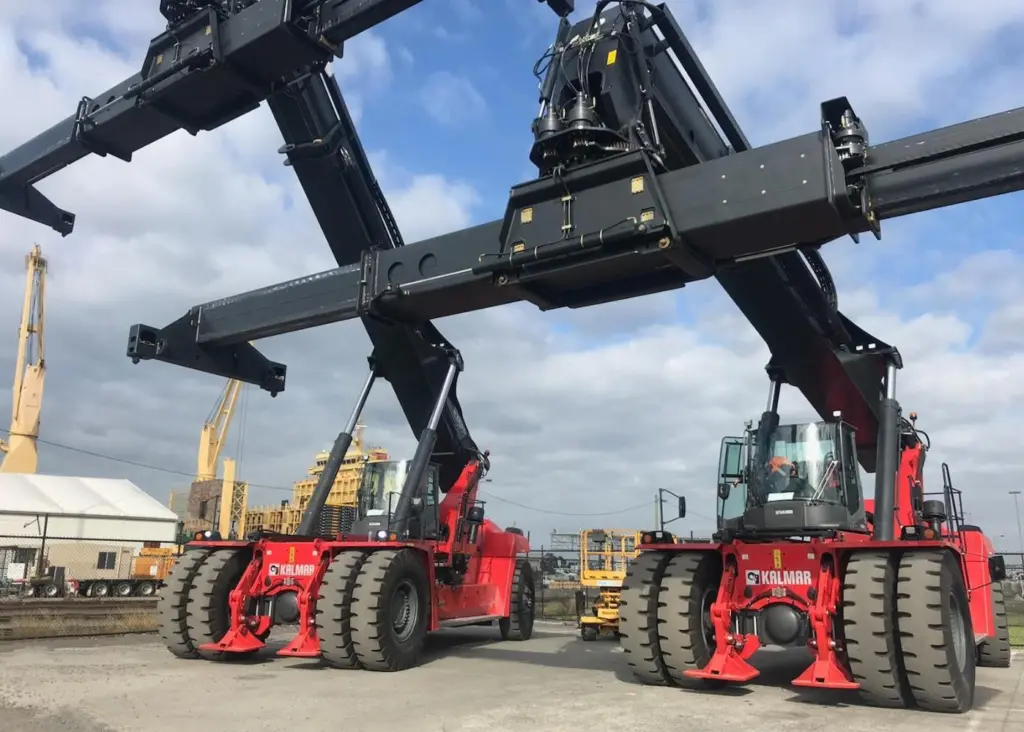 The order is made up of three units of DCG100 Empty Container Handlers and two units of DRG450 Reachstackers Photo: Cargotec