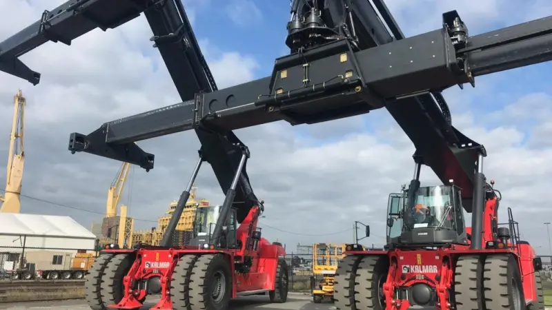 The order is made up of three units of DCG100 Empty Container Handlers and two units of DRG450 Reachstackers Photo: Cargotec