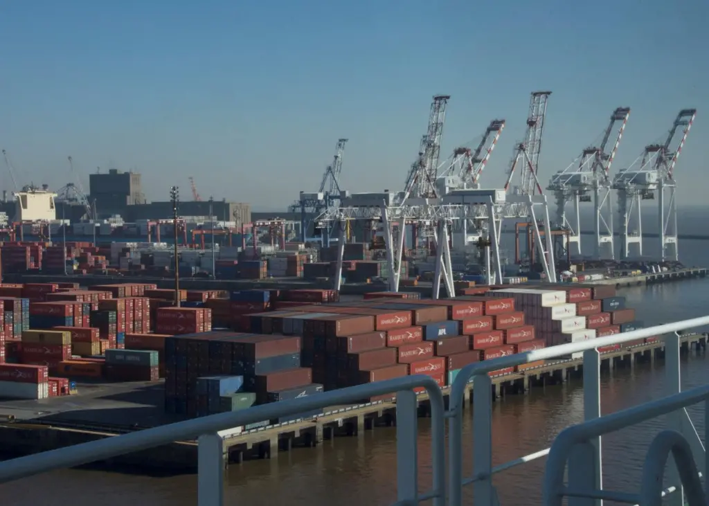 The Argentinian government’s decision to unify the Port of Buenos Aires’ five box terminals under the single operator in 2019 has caused skirmishes to break out between some of the existing operators (image is of the port) Photo: A.Davey/flickr/...