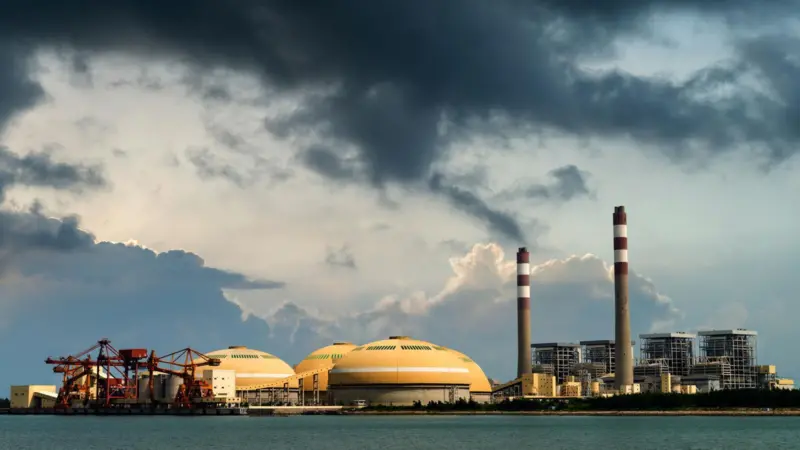 : Industrial plants within the port environs add to carbon calculations. Credit: Liu Fuyu, 123rf