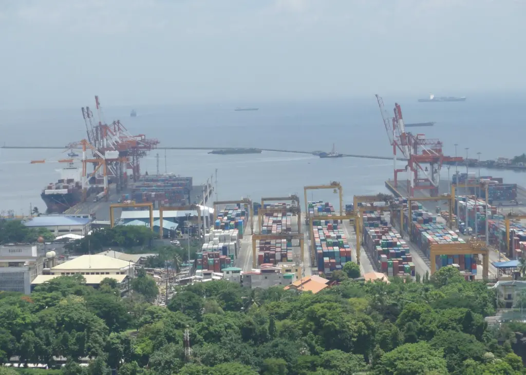The Port of Manila has been called to account for crippling congestion Photo: Patrick Roque/Wikipedia CC BY-SA 3.0
