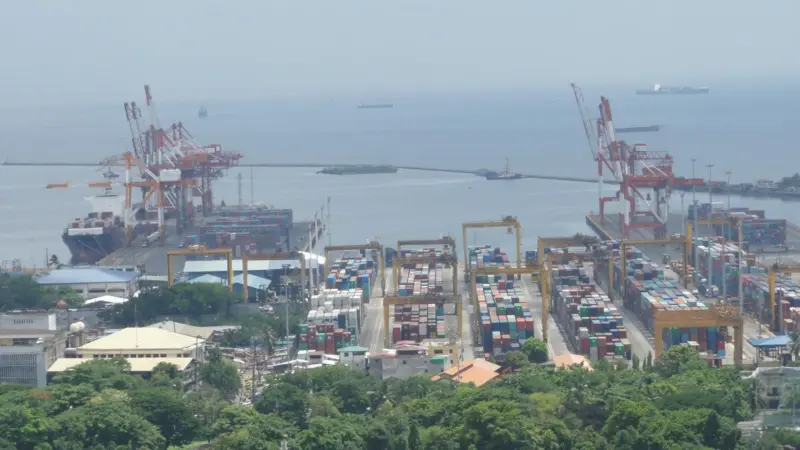 The Port of Manila has been called to account for crippling congestion Photo: Patrick Roque/Wikipedia CC BY-SA 3.0