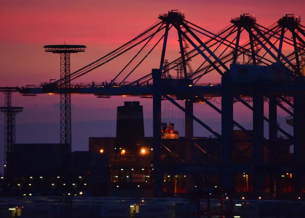 The issue of ITTs is increasingly relevant for all ports with competing terminal operators and onward feeder or intermodal connections. Credit: Huskyherz/Pixabay/CC0