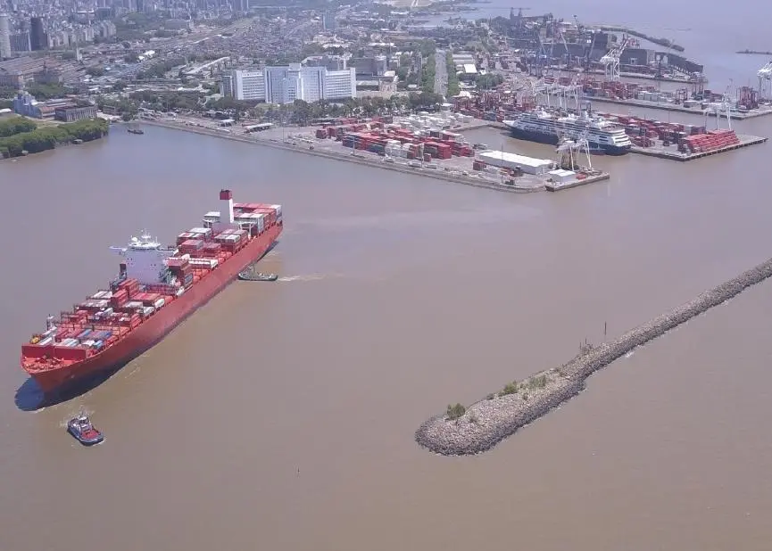 Container ship