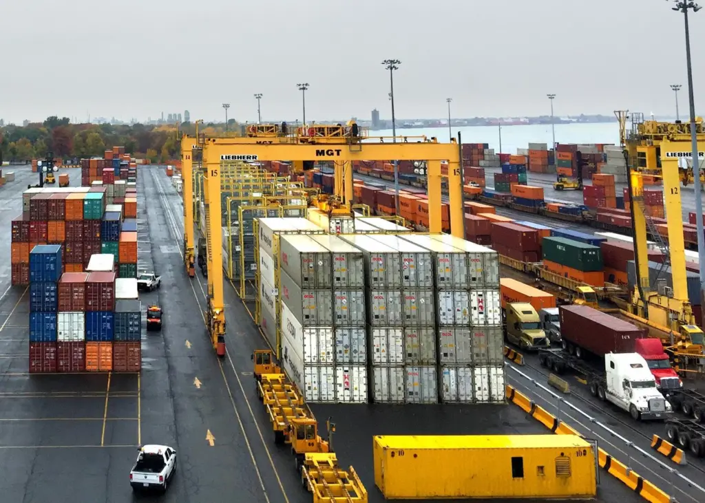 Liebherr Container Cranes will deliver 10 ERTGs to MGT's Cast Terminal and Racine Terminal next year Photo: Liebherr