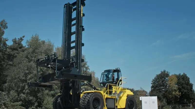 Hyster is developing a zero emissions laden container handler Photo: Hyster