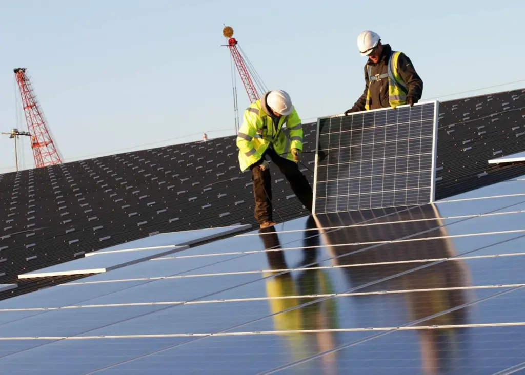Immingham's warehouse is one of the UK’s largest rooftop solar arrays Photo: ABP