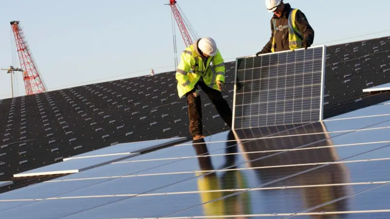 Immingham's warehouse is one of the UK’s largest rooftop solar arrays Photo: ABP