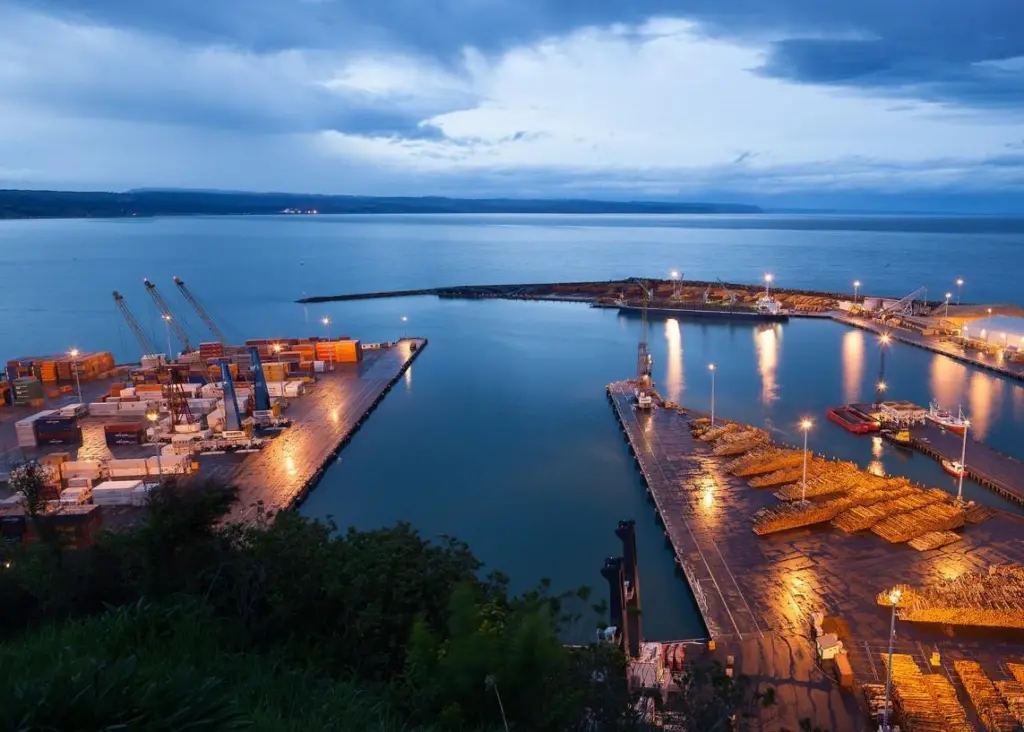 Napier Port has declared a 6% rise on the 4.75m tonnes of total cargo accommodated in 2016-2017 to surpass five million tonnes’ throughput for the first time (image is of the port in 2013) Photo: russellstreet/flickr/CC BY-SA 2.0