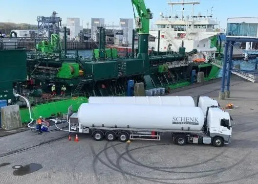 LNG bunker delivery