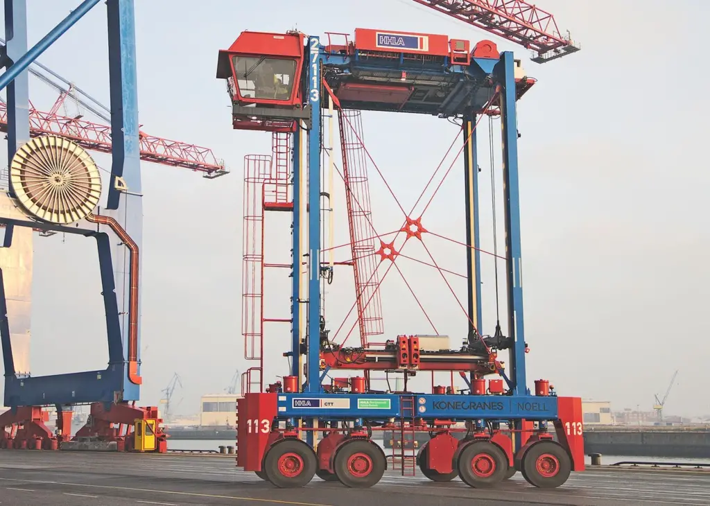 Konecranes Noellm straddle carriers
