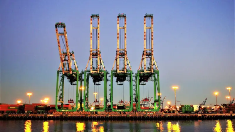 The Port of Los Angeles is involved in a heated automation debate. Photo: Joey Zanotti CC2.0 https://www.flickr.com/photos/45958601@N02/31112324724