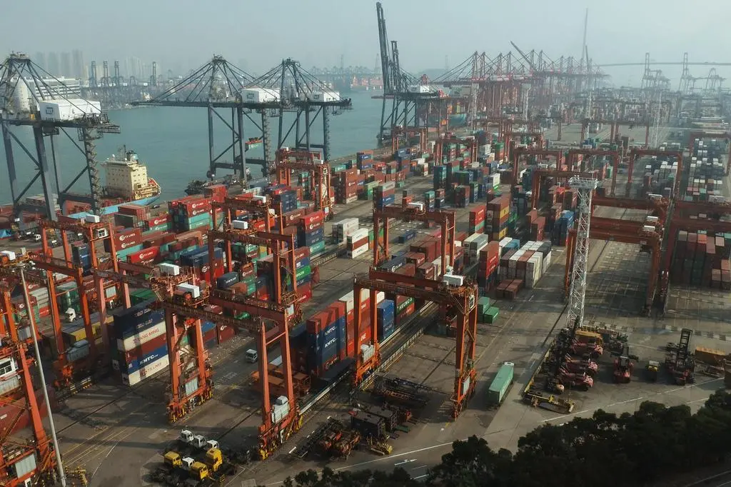 Hong Kong's higher handling costs put it at a disadvantage.  Credit: Mary Crandall, Flickr, CC BY-NC-ND 2.0