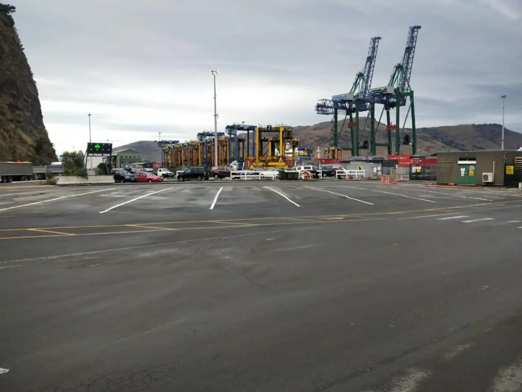 00_104552_LPC-empty-yard.1