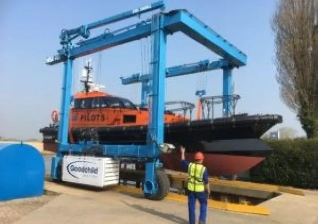 hybrid pilot boat