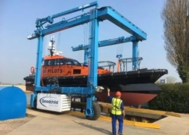 hybrid pilot boat