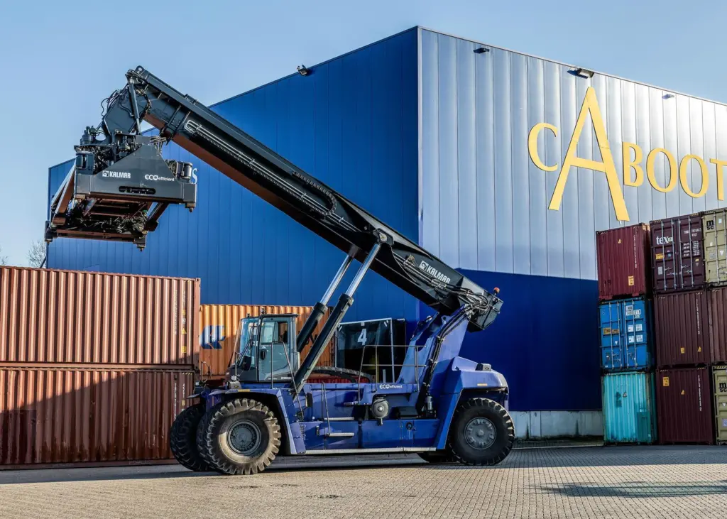 Kalmar electric reachstacker
