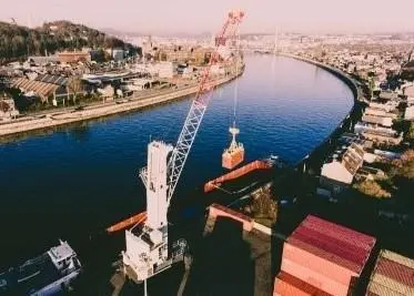mobile harbor crane